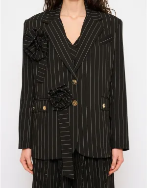 Marynarka z przypinkami w kształcie kwiatów